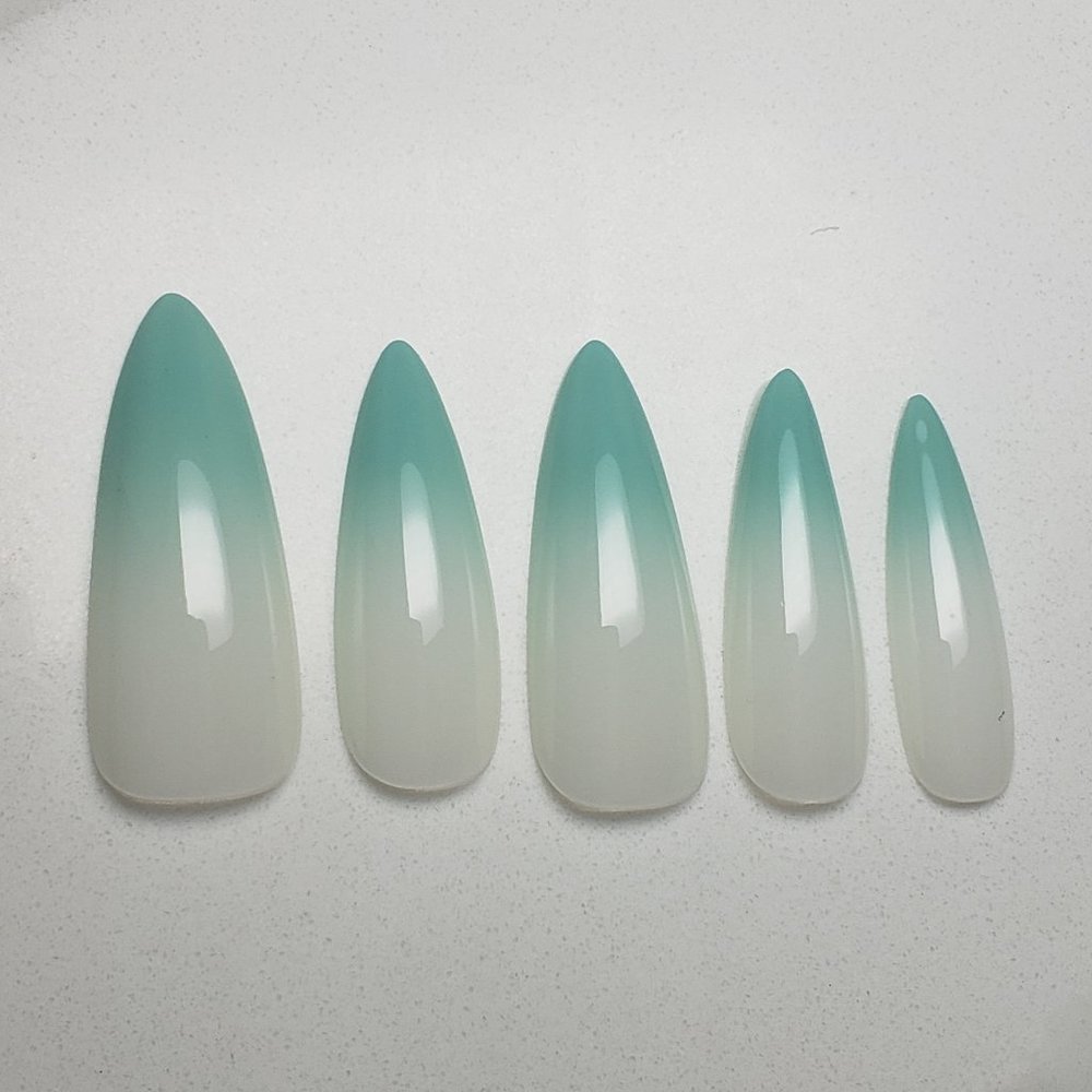 Spring Ombre Custom Press on Nails 20pc set soft white green